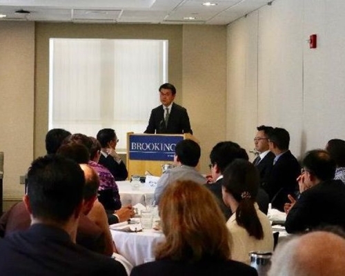 邱騰華在華盛頓出席午餐會時發言。圖:政府新聞處