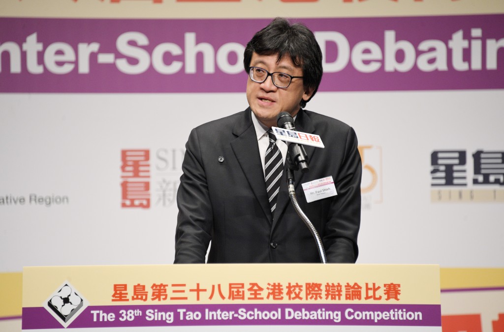 石永泰曾擔任星島辯論比賽評判及評講嘉賓,令參賽辯論員獲益良多。 石永泰曾擔任星島辯論比賽評判及評講嘉賓,令參賽辯論員獲益良多。