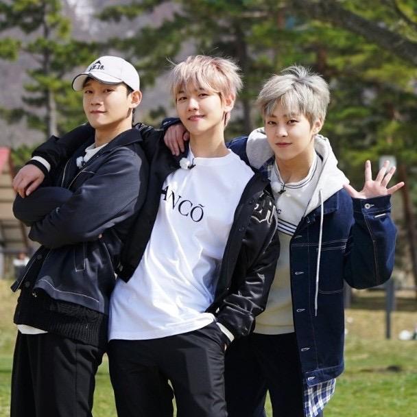 EXO-CBX成員（左起）Chen、伯賢與Xiumin被爆上月底要求跟公司解約。