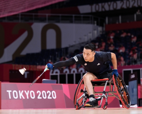 陳浩源一勝一負，轉戰半準決賽。 香港殘疾人奧委會暨傷殘人士體育協會圖片