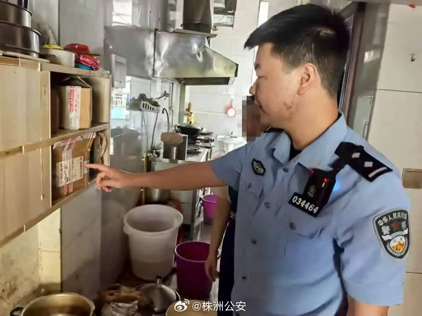 湖南有腸粉店被揭發使用硼砂違禁物製作米漿,事件一度成為熱搜。株洲公安 湖南有腸粉店被揭發使用硼砂違禁物製作米漿,事件一度成為熱搜。株洲公安