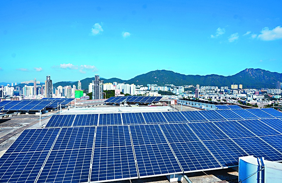 MOKO去年于天台安装一批太阳能板，并参与了中电「可再生能源上网电价」计划。