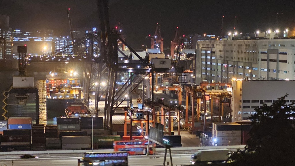 葵涌四號貨櫃碼頭發生交通意外。