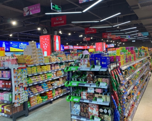 廣州一名女子因覺得商品變質,於是前往超市討公道,過程中將超市員工斬傷。 示意圖