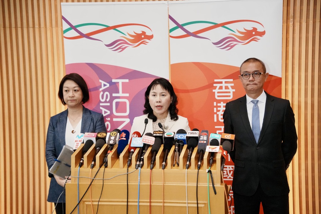陳美寶指會視乎粵車南下實施後的情況，考慮增加名額。汪旭峰攝