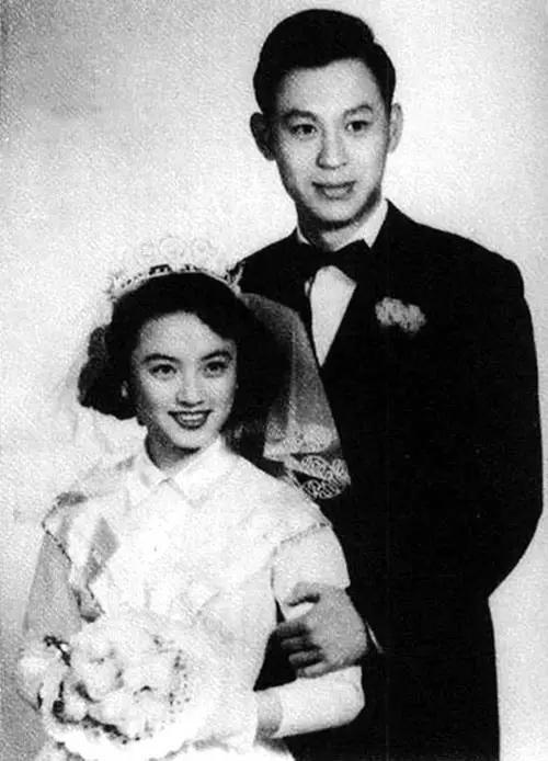 傅奇與石慧1954年結婚。（網上圖片）