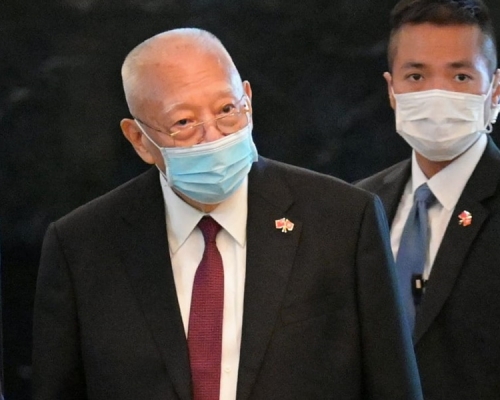 董建華指香港成為安居樂業國際都會。