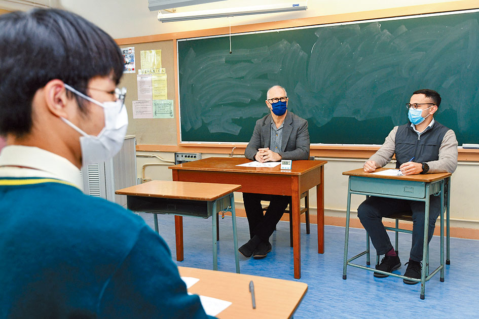 提前「放暑假」安排打亂本地學校外籍英語教師(NET)的返國行程。