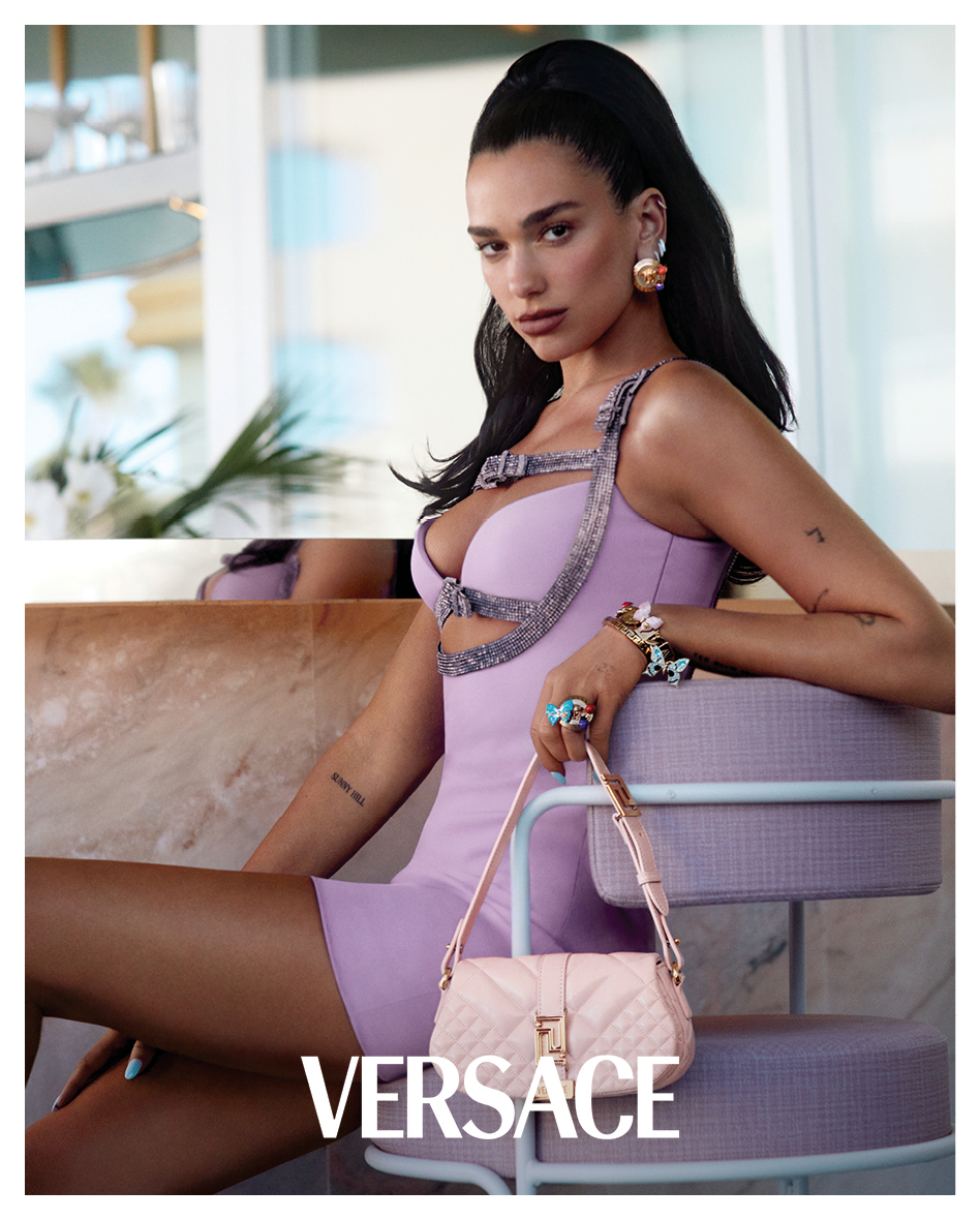 Versace亦成為Coach母公司Tapestry旗下品牌。