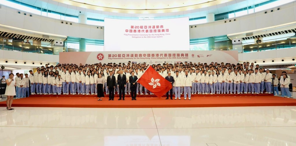 李家超預祝每一位運動員,在今屆亞運會上超越自我、突破極限,創造屬於他們的傳奇時刻。李家超FB 李家超預祝每一位運動員,在今屆亞運會上超越自我、突破極限,創造屬於他們的傳奇時刻。李家超FB