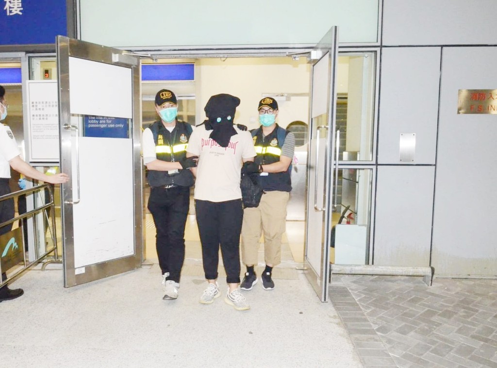 一名21歲男子被捕。
