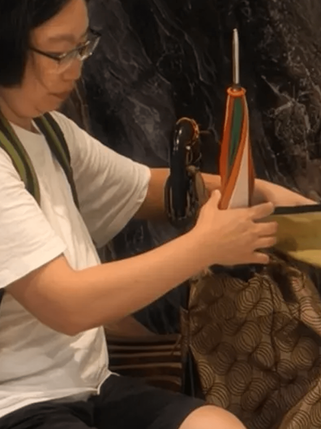 女方身旁帶有一部手推買餸車(相片來源:kaic_sweetie@Threads) 女方身旁帶有一部手推買餸車(相片來源:kaic_sweetie@Threads)