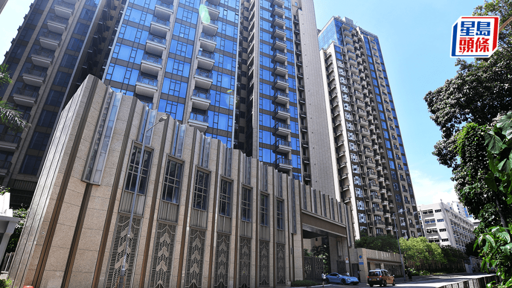 何文田傲玟累售230伙 套現逾61億