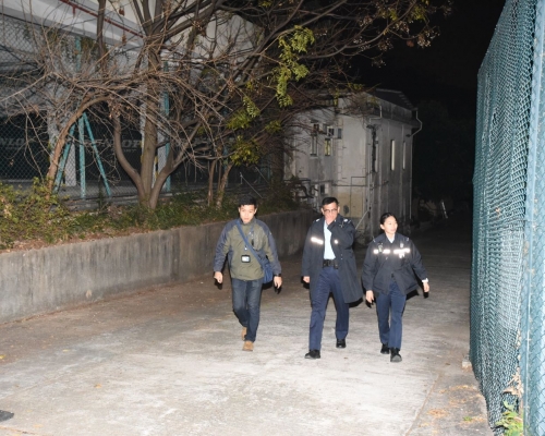 一名男子企圖爆竊油麻地文康市政職員遊樂會,被發現後事敗逃走。