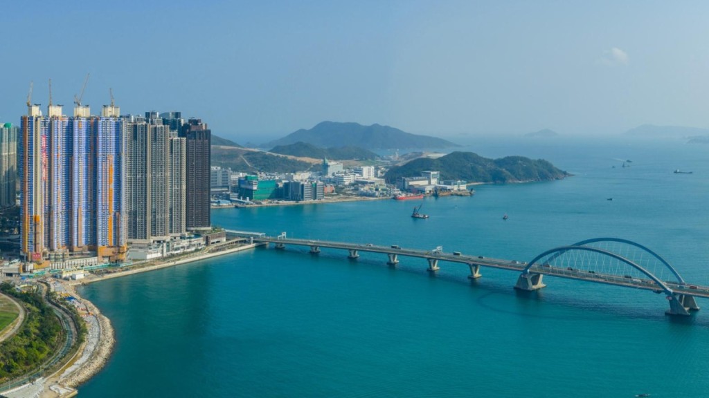 海瑅湾I连沽8伙，单日套现逾5940万。