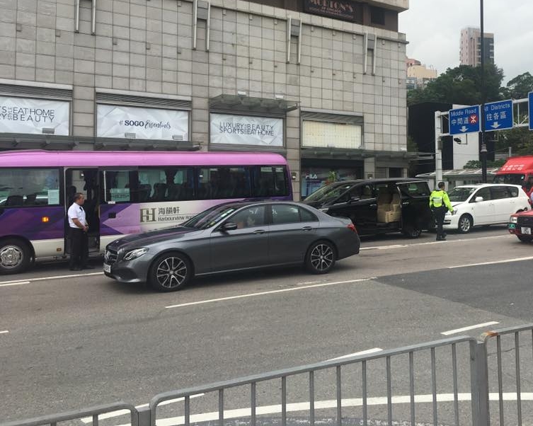 梳士巴利道近彌敦道4車相撞。香港突發事故報料區圖片