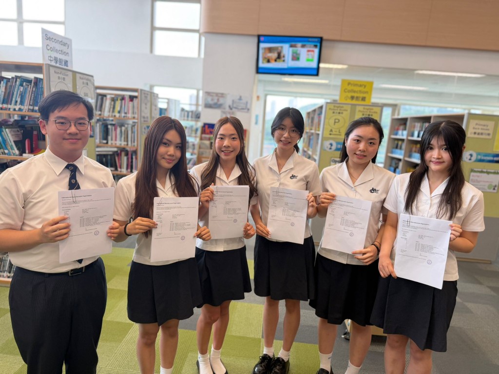 保良局蔡继有学校今年的6位状元，由左至右，分别为黄奕熙、钟采霖、冯凯澄、招慧心、汤铠霖、刘心岚。佘丹薇摄