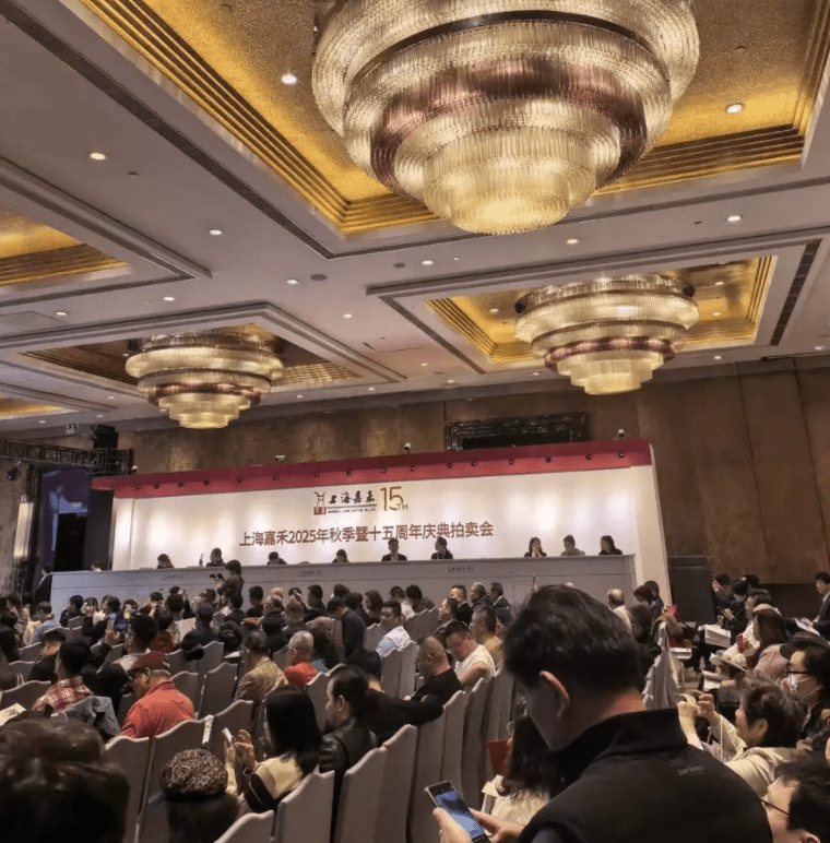 在藝術品拍賣市場中,或有交易由經紀商或炒作集團操縱。 在藝術品拍賣市場中,或有交易由經紀商或炒作集團操縱。