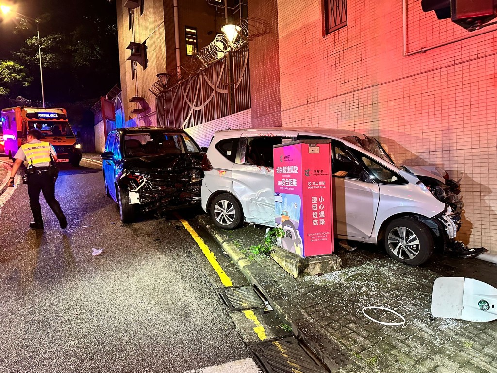 兩車車頭嚴重損毀。徐裕民攝