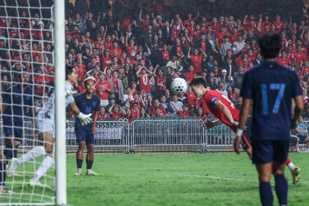 易邊後港隊保持攻勢唯未能創造入球。攝影：何家豪