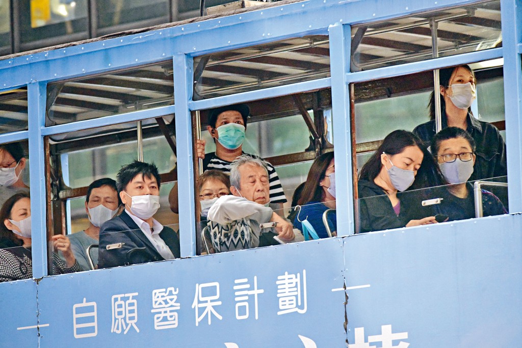 疫境下政府為保打工仔飯碗，「保就業」計畫料涉款八百一十億元。　