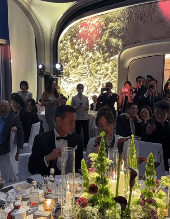 吳婉芳二仔胡智同結婚，吳婉芳於婚禮跟張學友合唱。