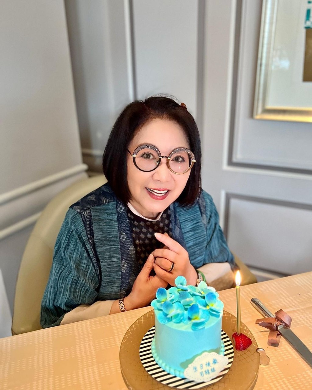 司棋姐上月庆祝73岁生日。