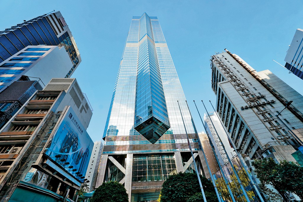 星展銀行剛向世茂集團創辦人許榮茂購入中環中心6層寫字樓，涉資逾27億元。