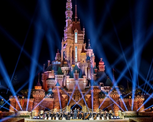香港迪士尼樂園舉行首場奇妙交響夜演出。