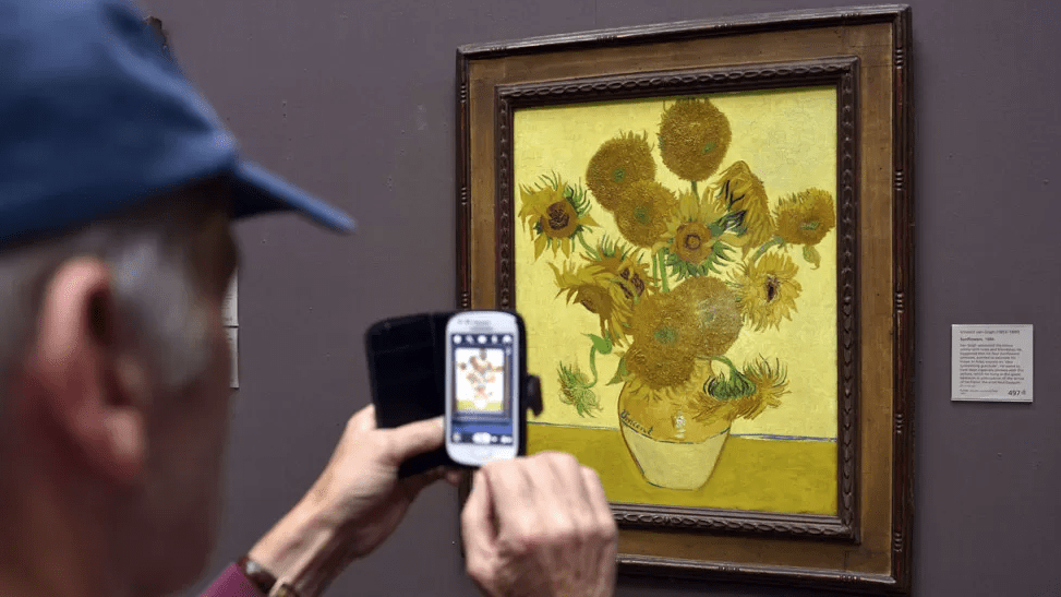伦敦国家美术馆指名画《向日葵》并未受到破坏。BBC图片