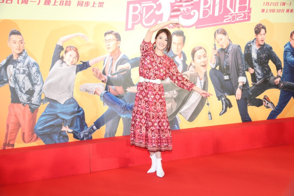 鄧佩儀笑言劇中的她心中只有洪永城。