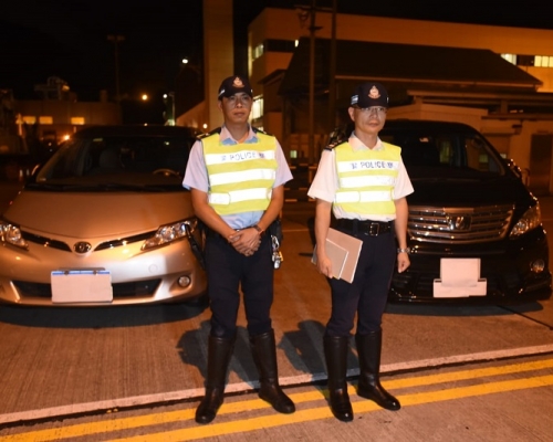 警方打擊白牌車行動中,首次拘捕內地司機。徐裕民攝