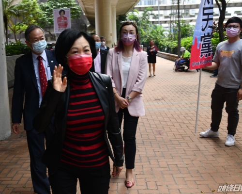 葉劉淑儀(前)不介意轉讓提名予曾麗文。資料圖片