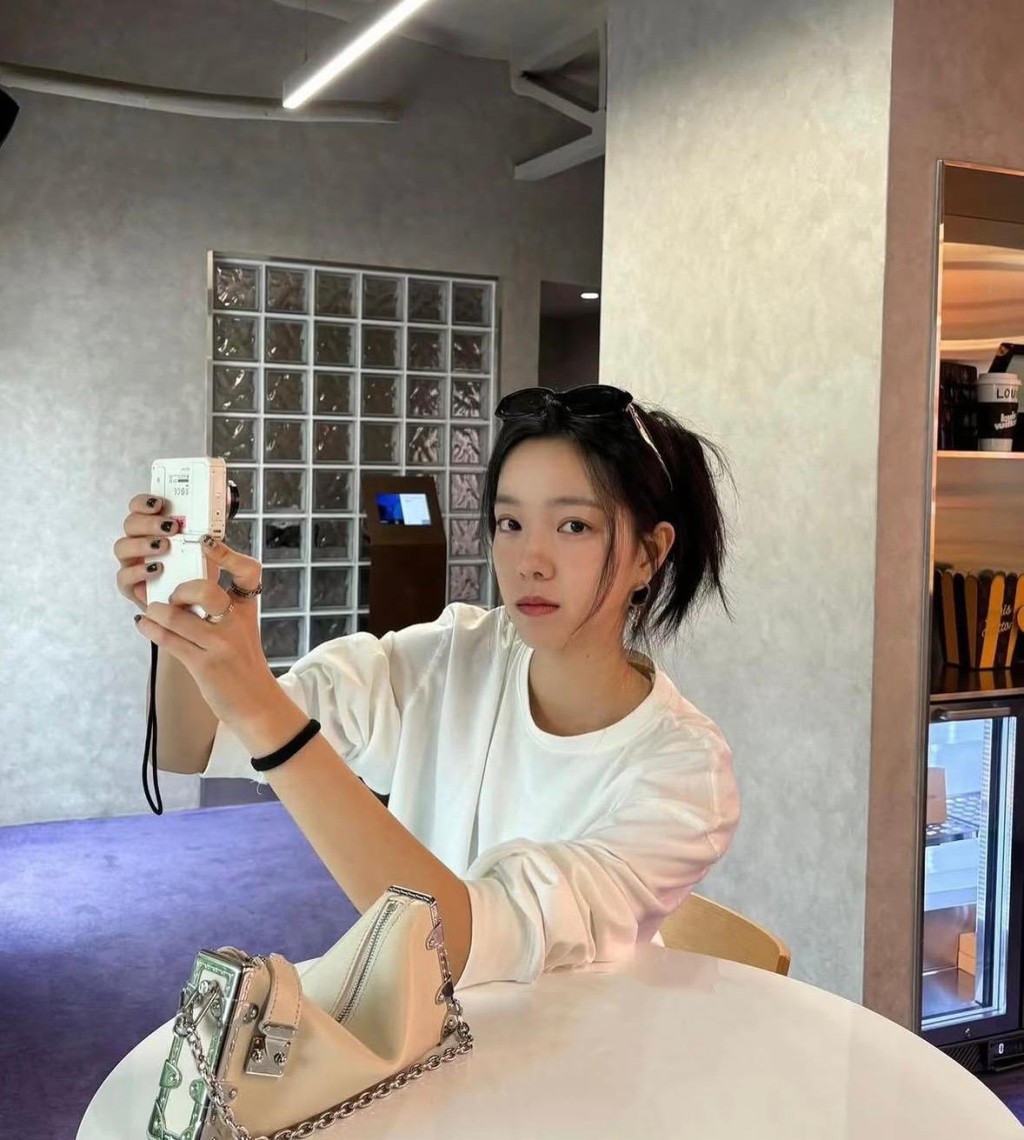 莊達菲現年25歲。