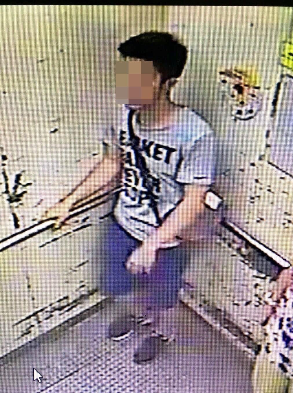 閉路電視清楚拍攝到涉案男子樣貌。