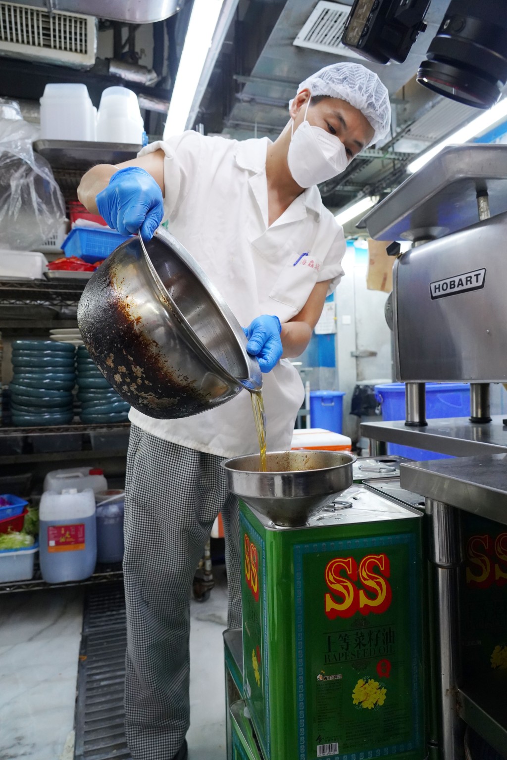 酒樓亦會積極回收煮食油，每日會將廢油交予合資格的回收商進行處理。