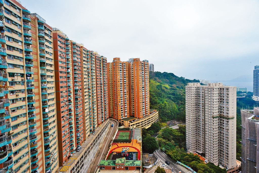 碧瑤灣17座高層B室，新近以2300萬連車位售出，單位15年升值84%。