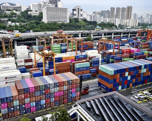 新冠肺炎致經濟受壓,本港3月整體出口貨值按年跌5.8%。資料圖片