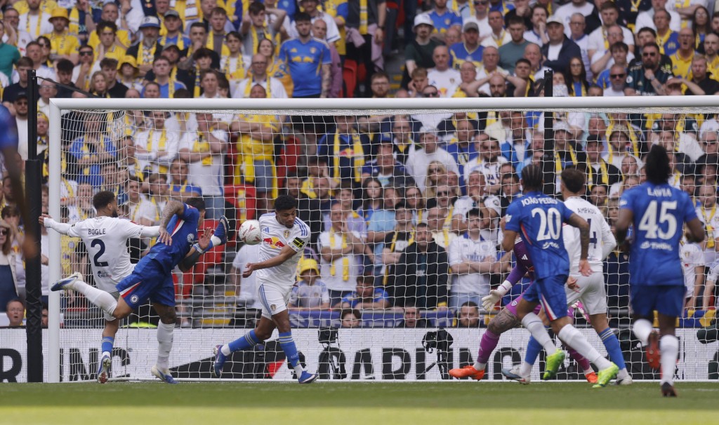 安素費南迪斯頭槌建功。路透社