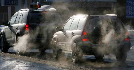 美國佛蒙特州蒙彼利埃的汽車排放廢氣。美聯社