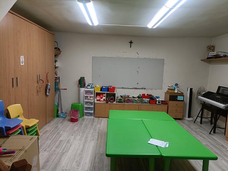 发现孖女的地下室目前是主日学教室、会议室及资料存放区。 不义遗址网站 发现孖女的地下室目前是主日学教室、会议室及资料存放区。 不义遗址网站