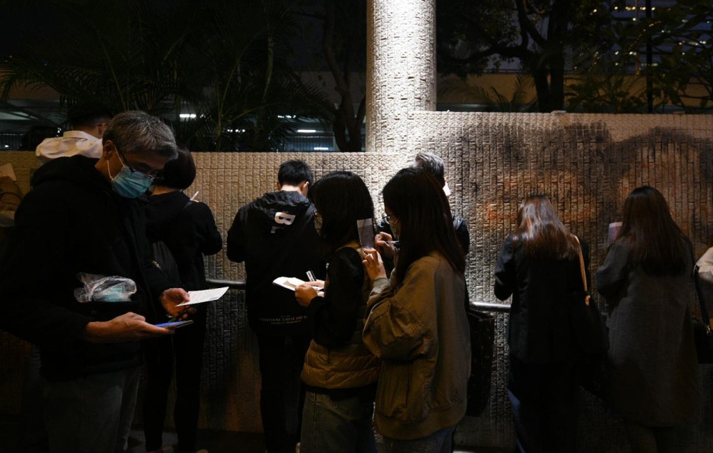 有人發起寫聖誕卡給前線示威者及在囚人士