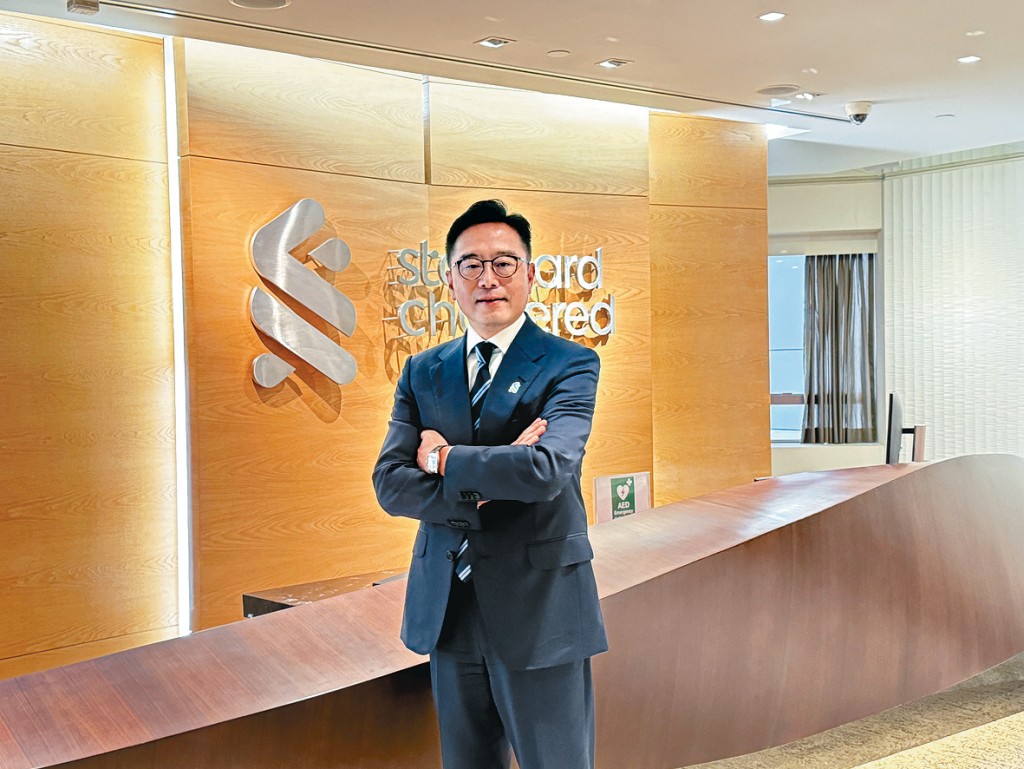 曾繼志透露,渣打正研究在港自設黃金倉儲的可行性。 曾繼志透露,渣打正研究在港自設黃金倉儲的可行性。