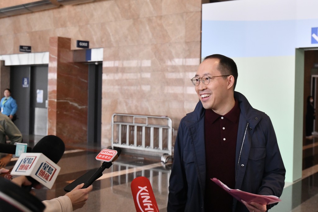 他稱會投愛國愛港,以及有視野協助香港做到健康和可持續發展的候選人。 他稱會投愛國愛港,以及有視野協助香港做到健康和可持續發展的候選人。