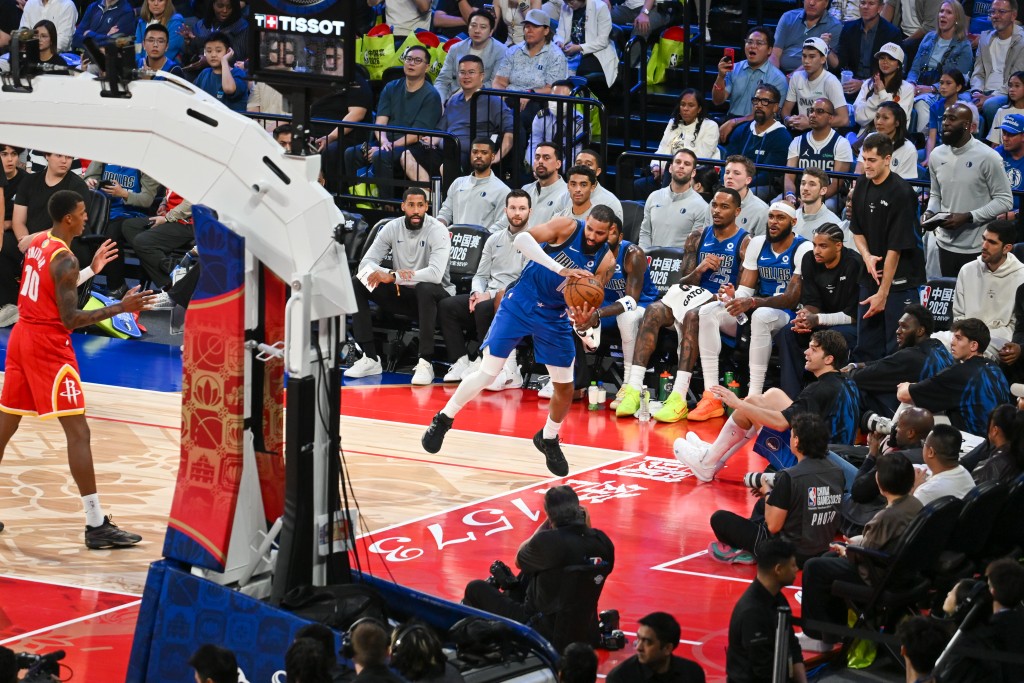 NBA中国赛独行侠vs火箭。魏国谦摄