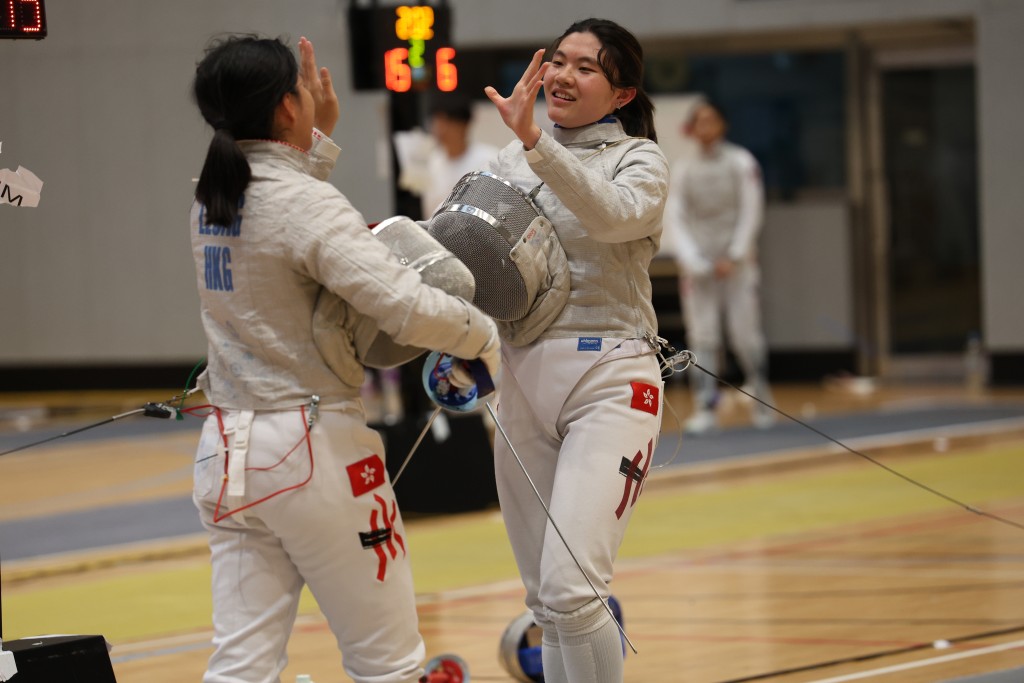 薛雅齊贏女子佩劍冠軍。