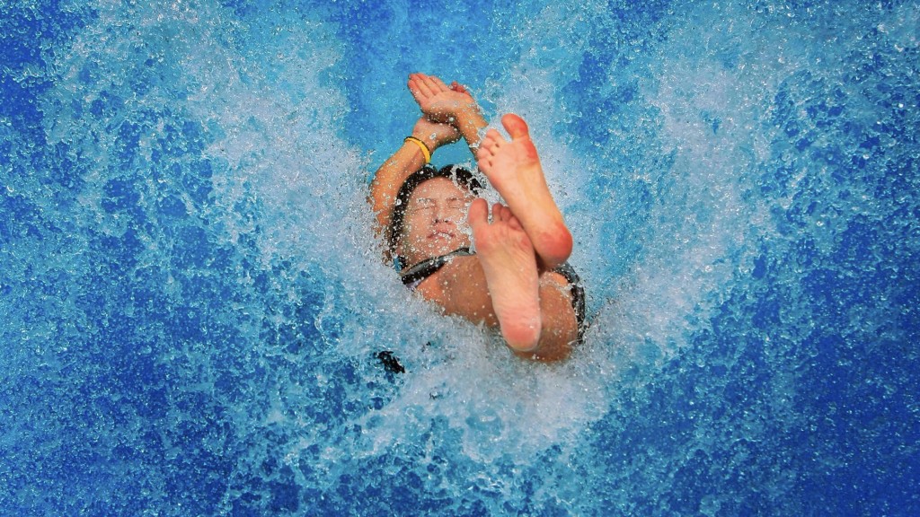 日本小學生移師中學泳池上游泳課，因水太深不幸溺斃。 美聯社示意圖