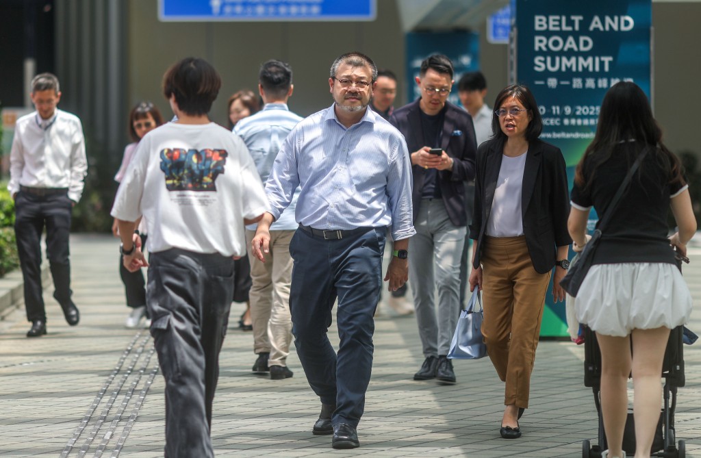 政府預計至2027年4月1日，在本屆政府任期內將被削減約一萬個公務員職位。資料圖片