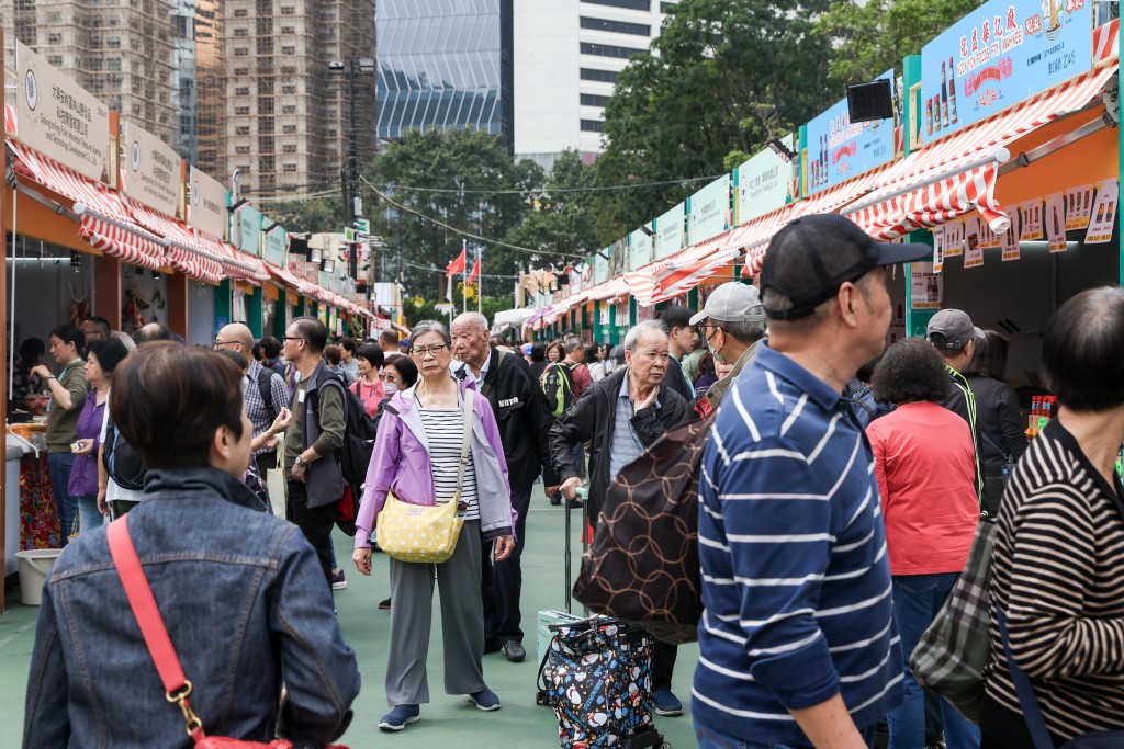 「第59屆工展會」開鑼首日吸引大批市民入場。 「第59屆工展會」開鑼首日吸引大批市民入場。