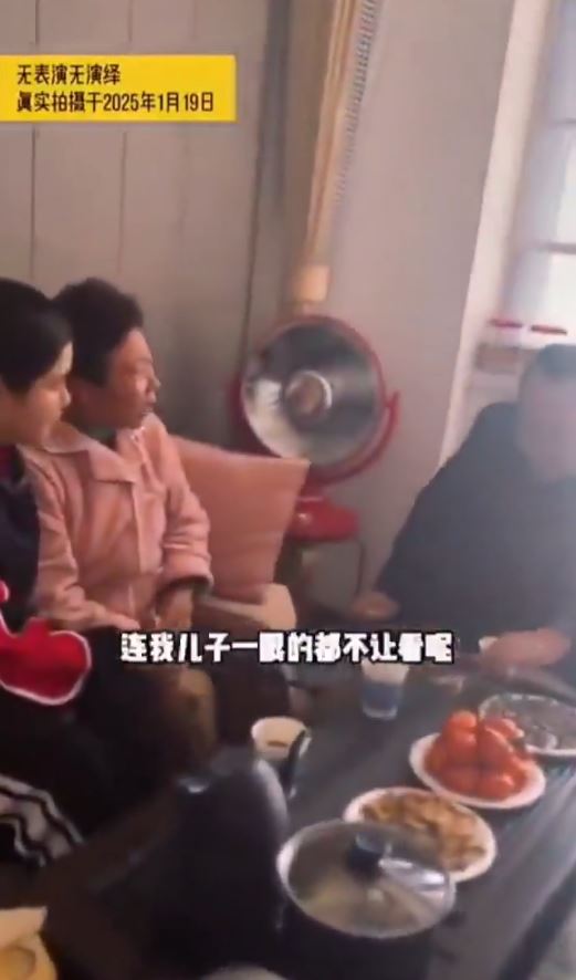 李文亮父母對未能見獨子遺容，至今仍未釋懷。